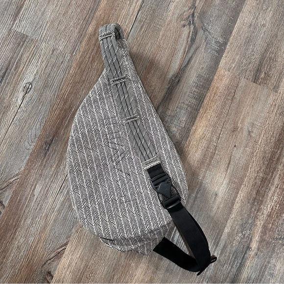 Kavu rope sling backpack bag - Picture 2 of 4